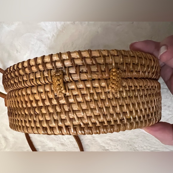 Rattan Woven Round Bag - Picture 12 of 13